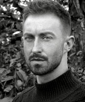 Zum Profil des Autors Julian Ehrgott